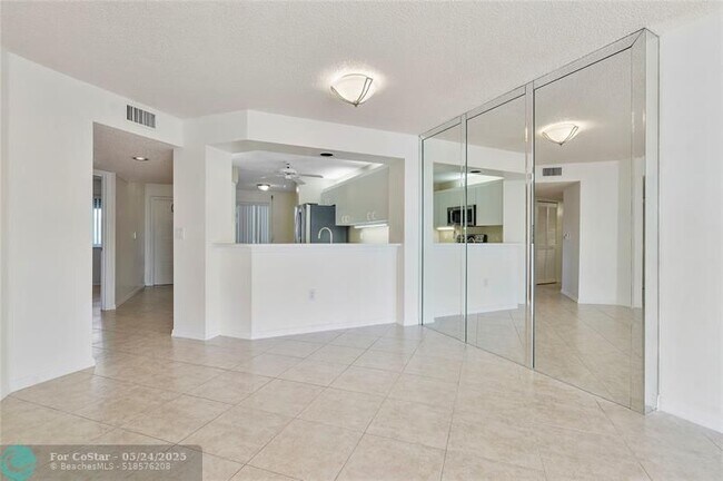 Building Photo - 7866 Trent Dr