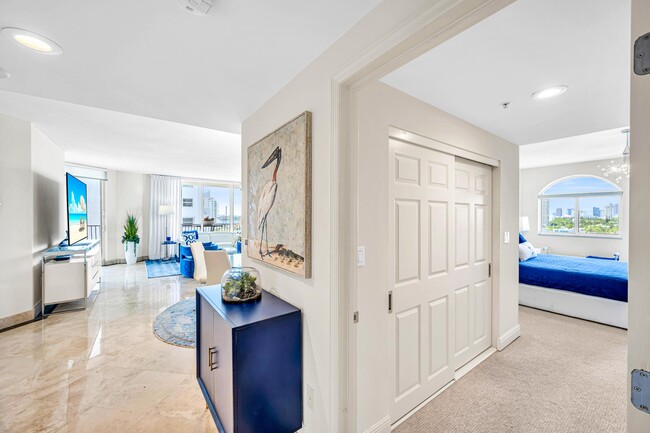Building Photo - 100 S Birch Rd