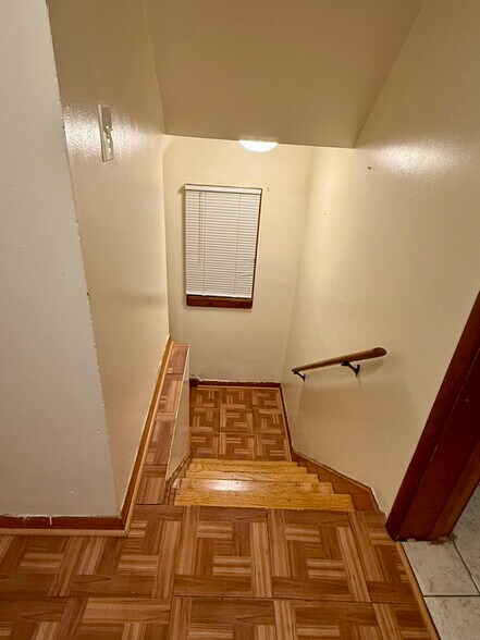 Building Photo - 24 Sumner Pl