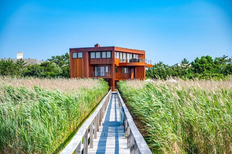 Building Photo - 360 Dune Rd