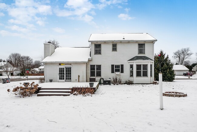 Building Photo - Three Bedroom Home Near Portage Schools