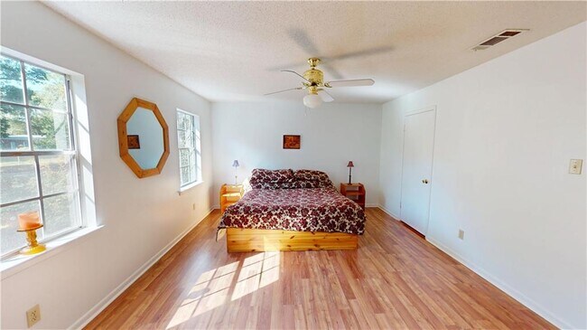 Building Photo - 212 Nack Ln