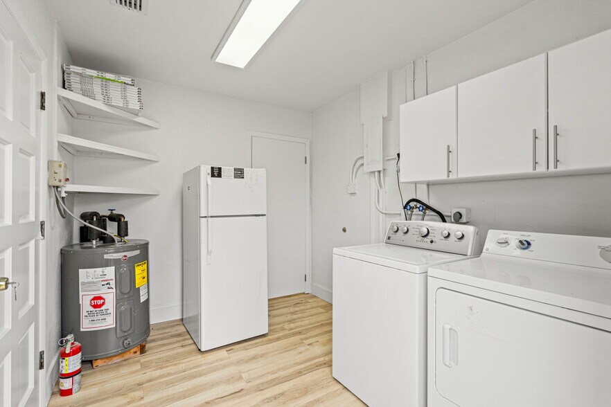 Building Photo - 5110 SW 106th Ave
