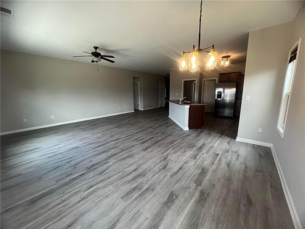 Building Photo - 1053 Sutherland Dr