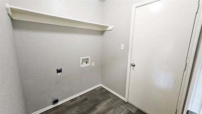 Building Photo - 6033 SE 83rd Pl