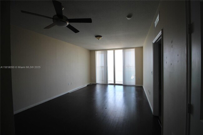 Building Photo - 7910 Harbor Island Dr