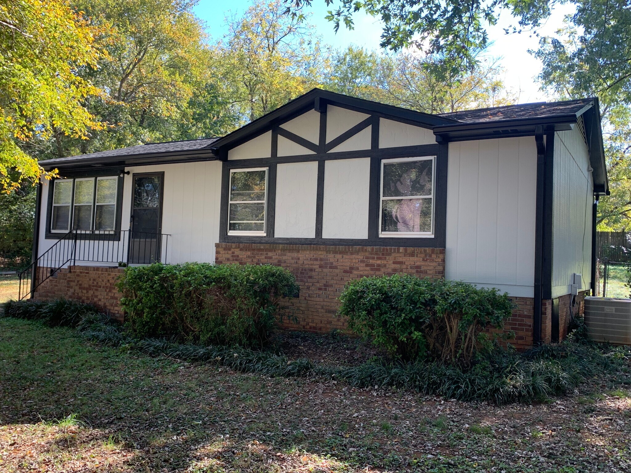Building Photo - 277 River Loop Rd