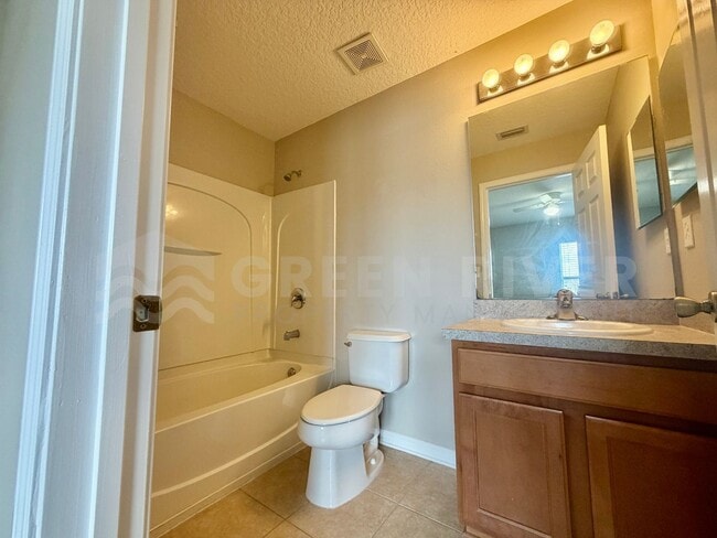 Building Photo - Beautiful 2BR Townhome in Amenity-Rich Fleming Island Community!!