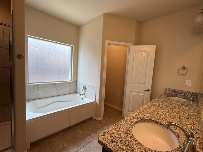 Building Photo - 7220 Cross B Rd