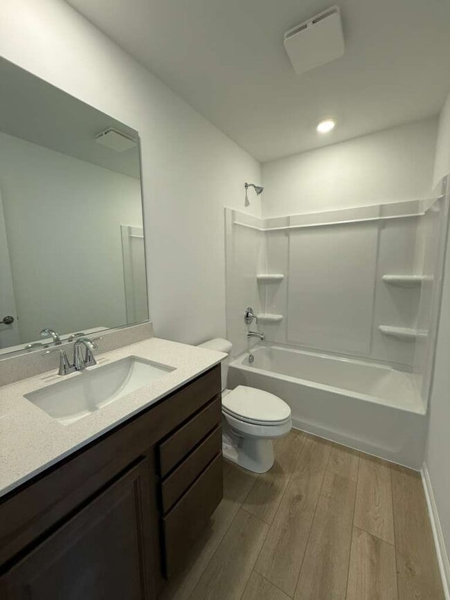 Building Photo - 25644 W Yorkshire Dr