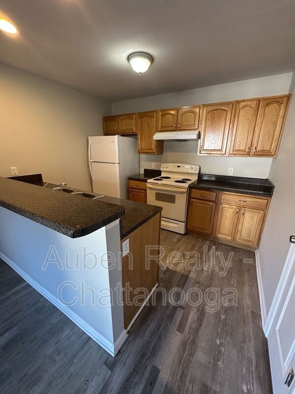 Building Photo - 105 Muskett Dr