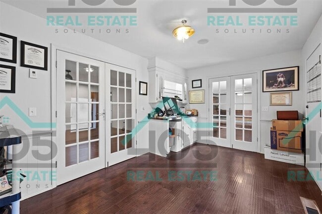 Building Photo - AMAZING FIND IN MWC