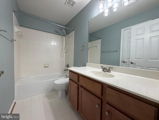 Building Photo - 5669 Faircloth Ct
