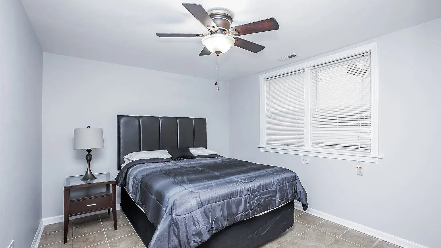 Building Photo - 5439 W Schubert Ave