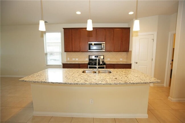 Building Photo - 15912 Cessida St