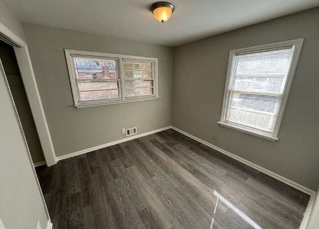 Building Photo - 2609 County Line Rd SW