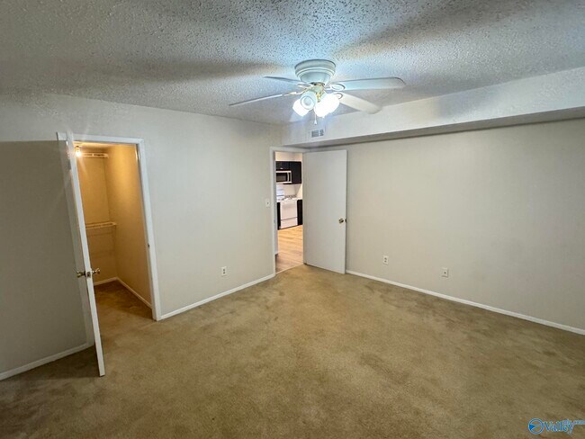 Building Photo - 6622 Willow Pointe Dr NW