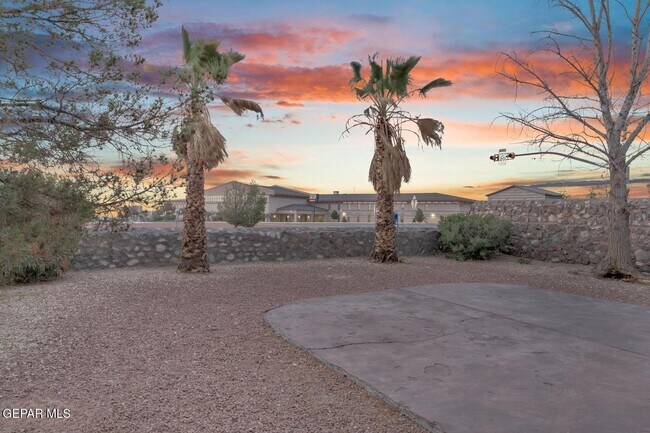 Building Photo - 7489 Plaza Redonda Dr