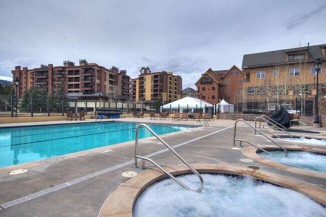 Building Photo - Move in special! Walk to Main Street and the Slopes! Amenities Abound! MOST UTILITIES Included! G...