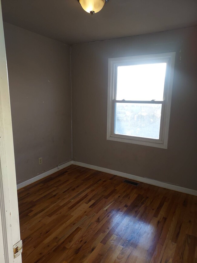 Building Photo - 4417 Arbutus Ln