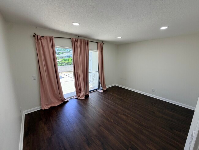 Building Photo - 3504 Lakemont Ct