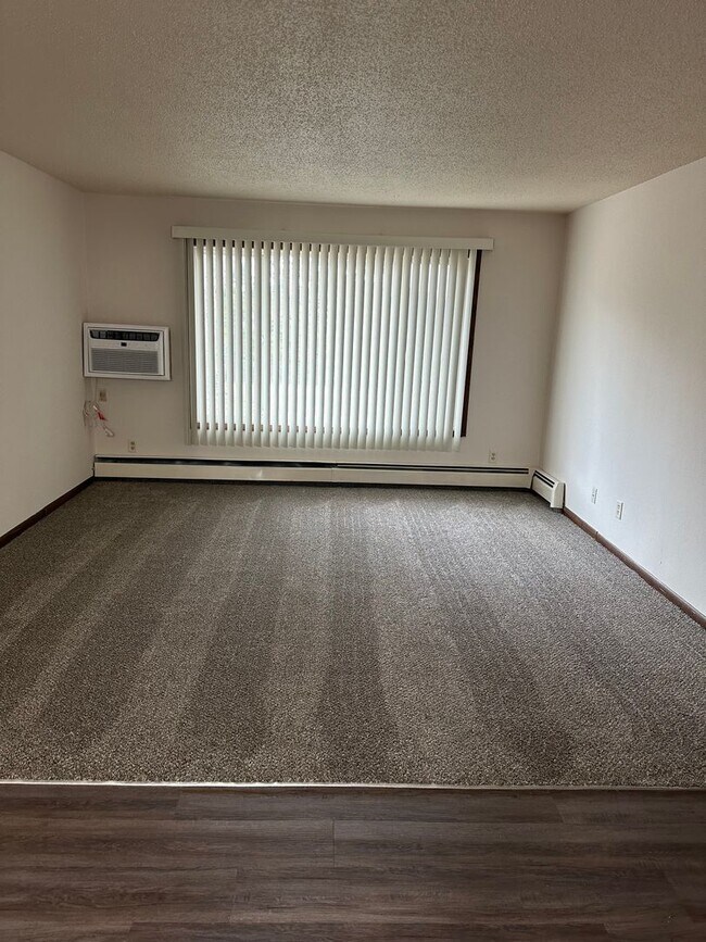 Building Photo - Two Bedroom