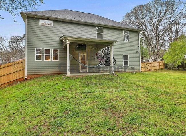 Building Photo - 205 Valley View Dr