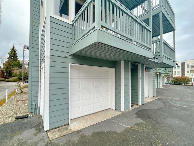 Building Photo - 32-6442