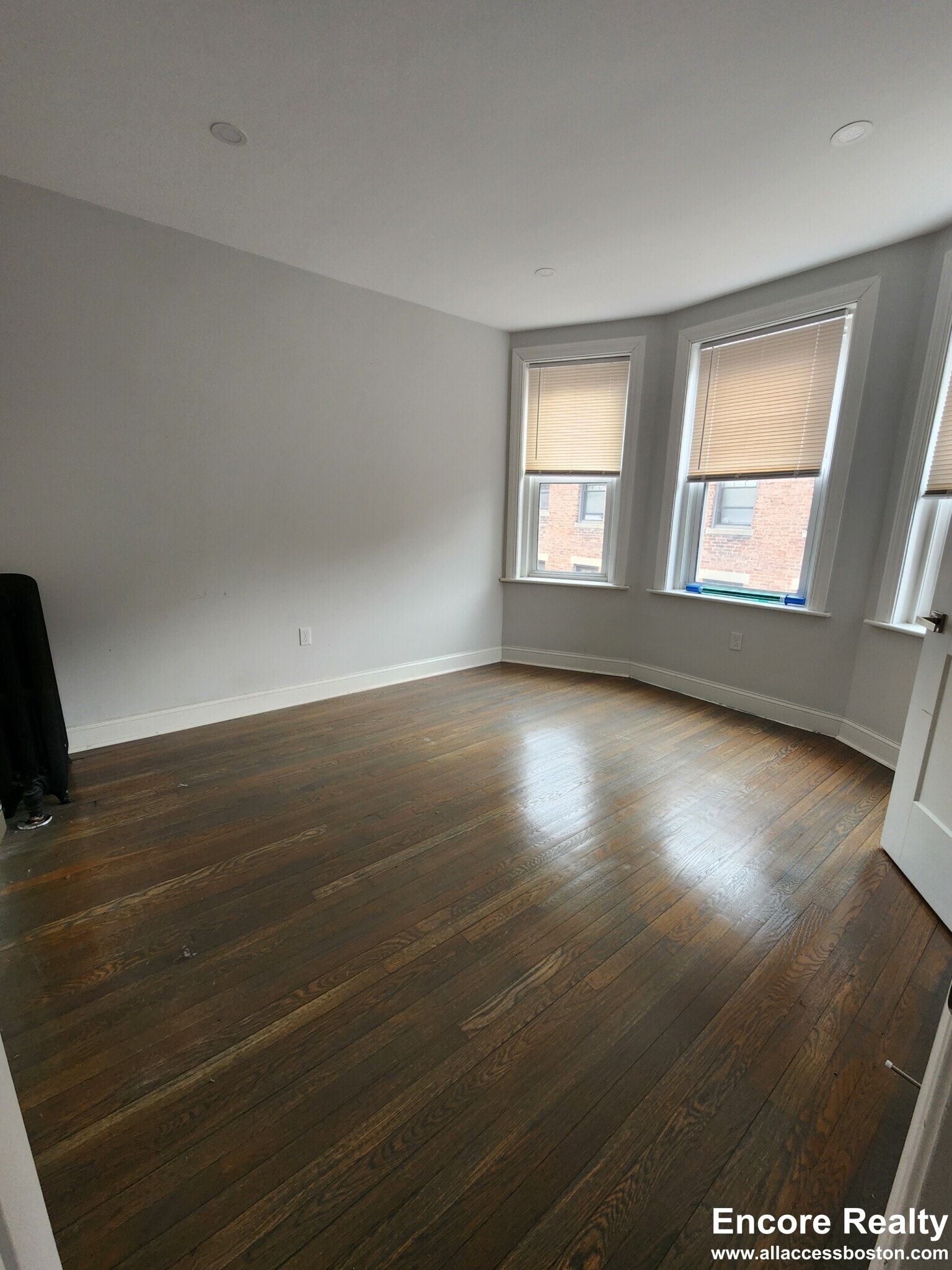 Building Photo - 104 Peterborough St