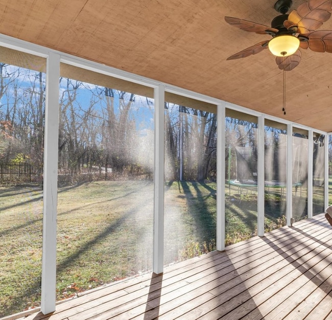 Building Photo - 1705 Lake Shore Dr