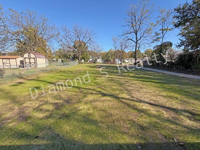 Building Photo - **MOVE IN SPECIAL!** Brand New Build - Conveniently Located near National and Kearney