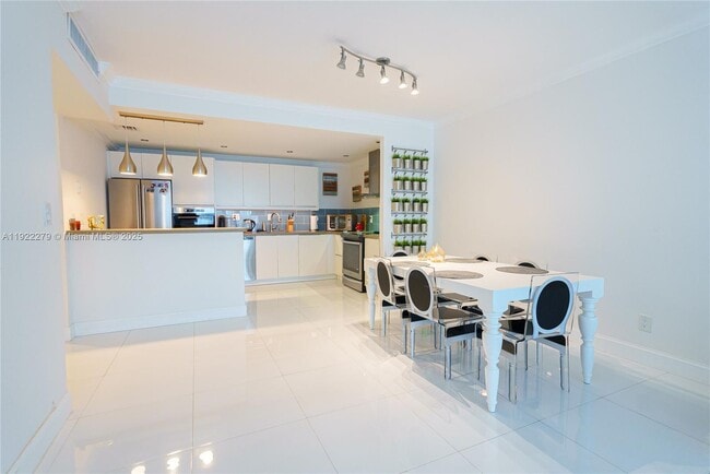 Building Photo - 19390 Collins Ave