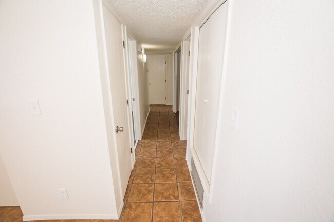 Building Photo - Charming Property Features 3 Bedrooms, 2 Baths, Central A/C!!