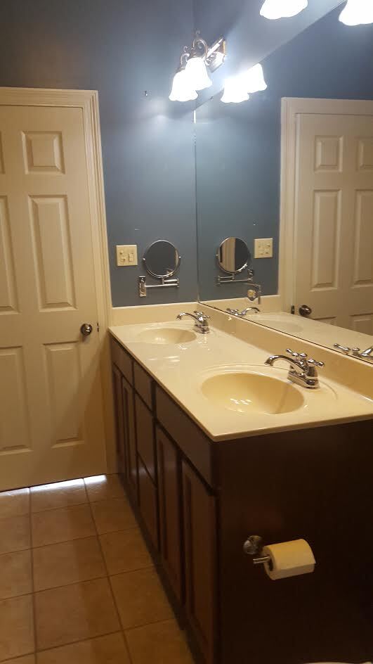 Building Photo - 502 Doloria Dr