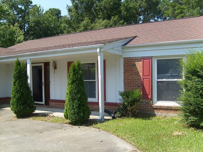 Primary Photo - 715 Lee Dr