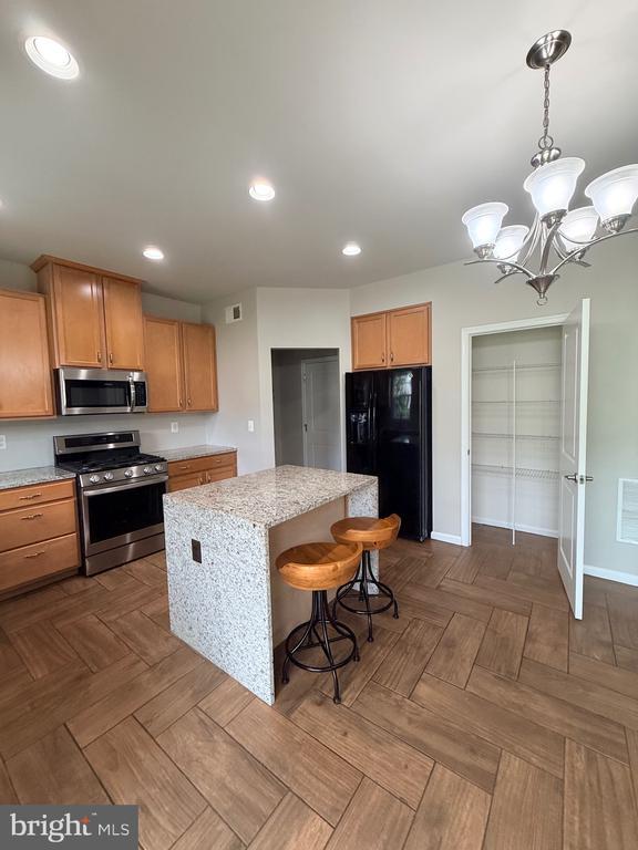 Building Photo - 9411 Wood Creek Cir