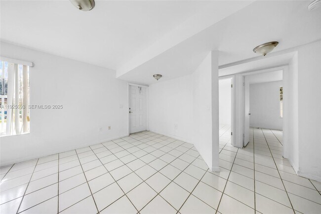 Building Photo - 3453 SW 23rd Terrace