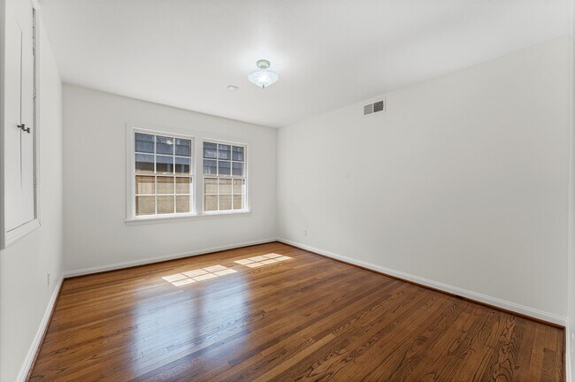 Building Photo - 4047 Merrick St