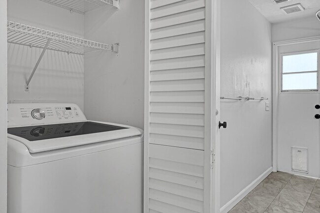 Building Photo - 1279 Periwinkle Pl