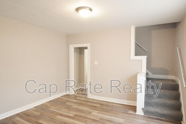 Building Photo - 1111 E 22nd Ave