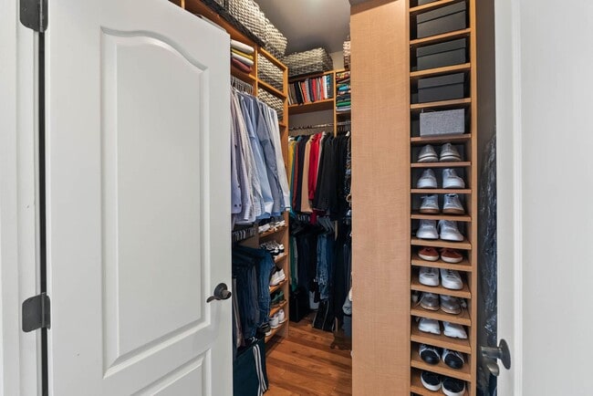 Building Photo - Logan Circle Condo