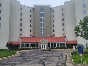 Building Photo - 301 Beacon Ridge Dr