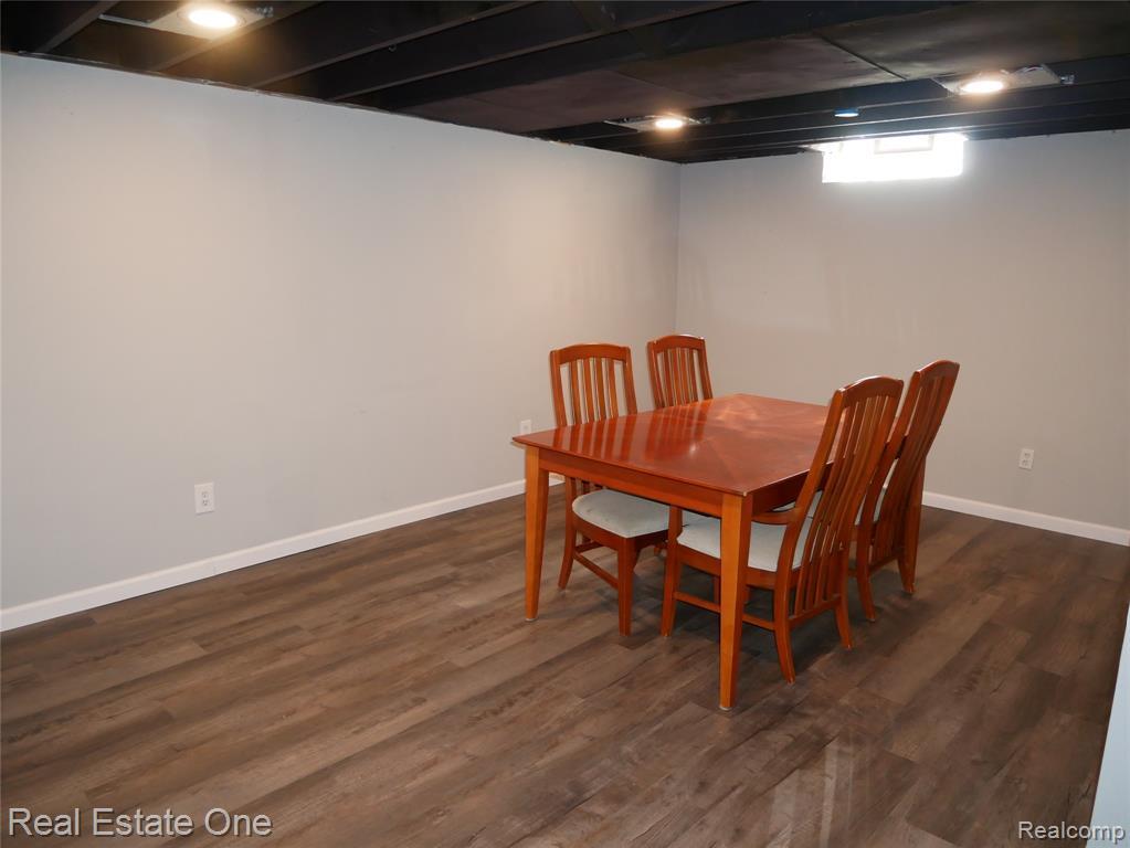 Building Photo - 2881 Ellwood Ave