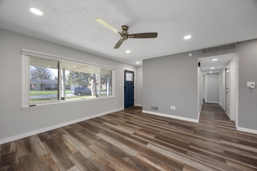 Building Photo - 37880 Wendy Lee St