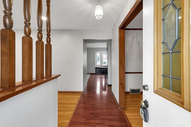 Building Photo - 4959 Woodbriar Pl