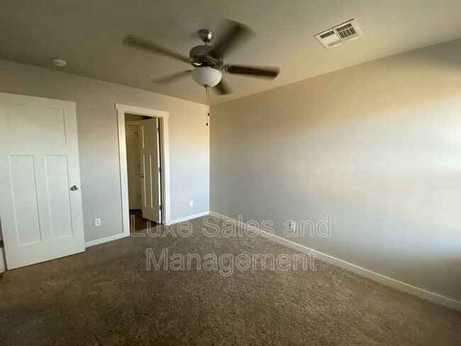 Building Photo - 737 SW 13th St