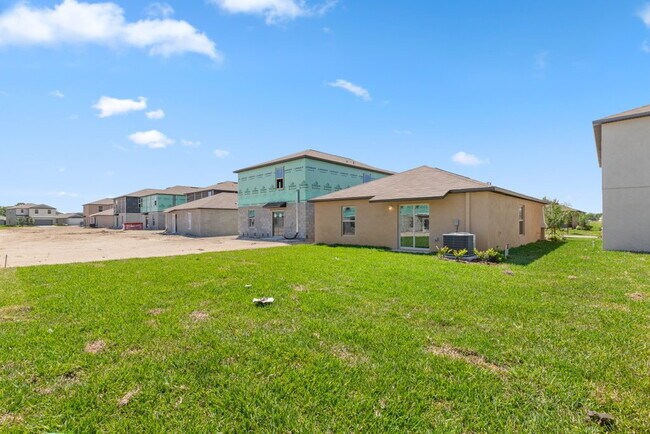 Building Photo - LIKE NEW Home for Rent in Cypress Mill!