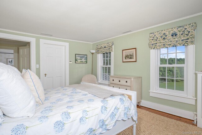 Building Photo - 74 Melville Rd