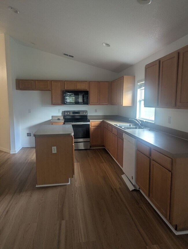 Building Photo - Completed renovated Home located in great location in Tavares