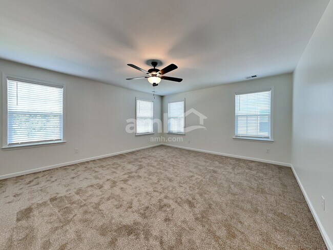Building Photo - 128 Martello Rd